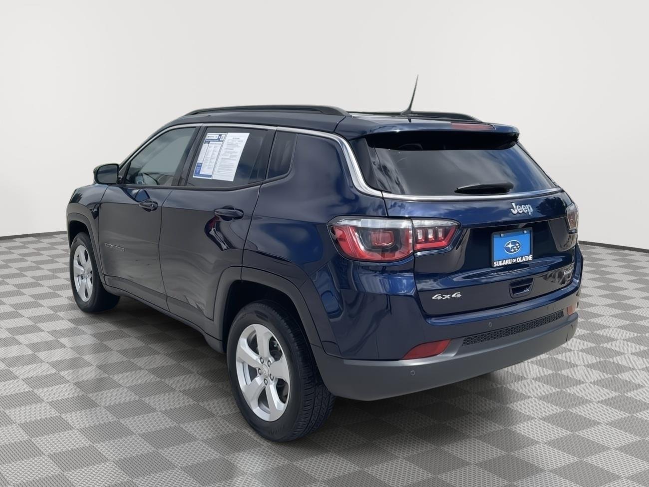 Used 2018 Jazz Blue Pearlcoat Jeep Latitude image 12