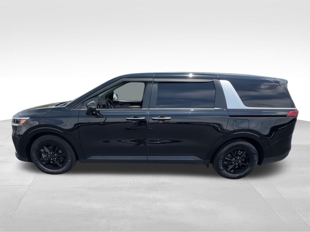 Used 2024 Black Kia LX image 5