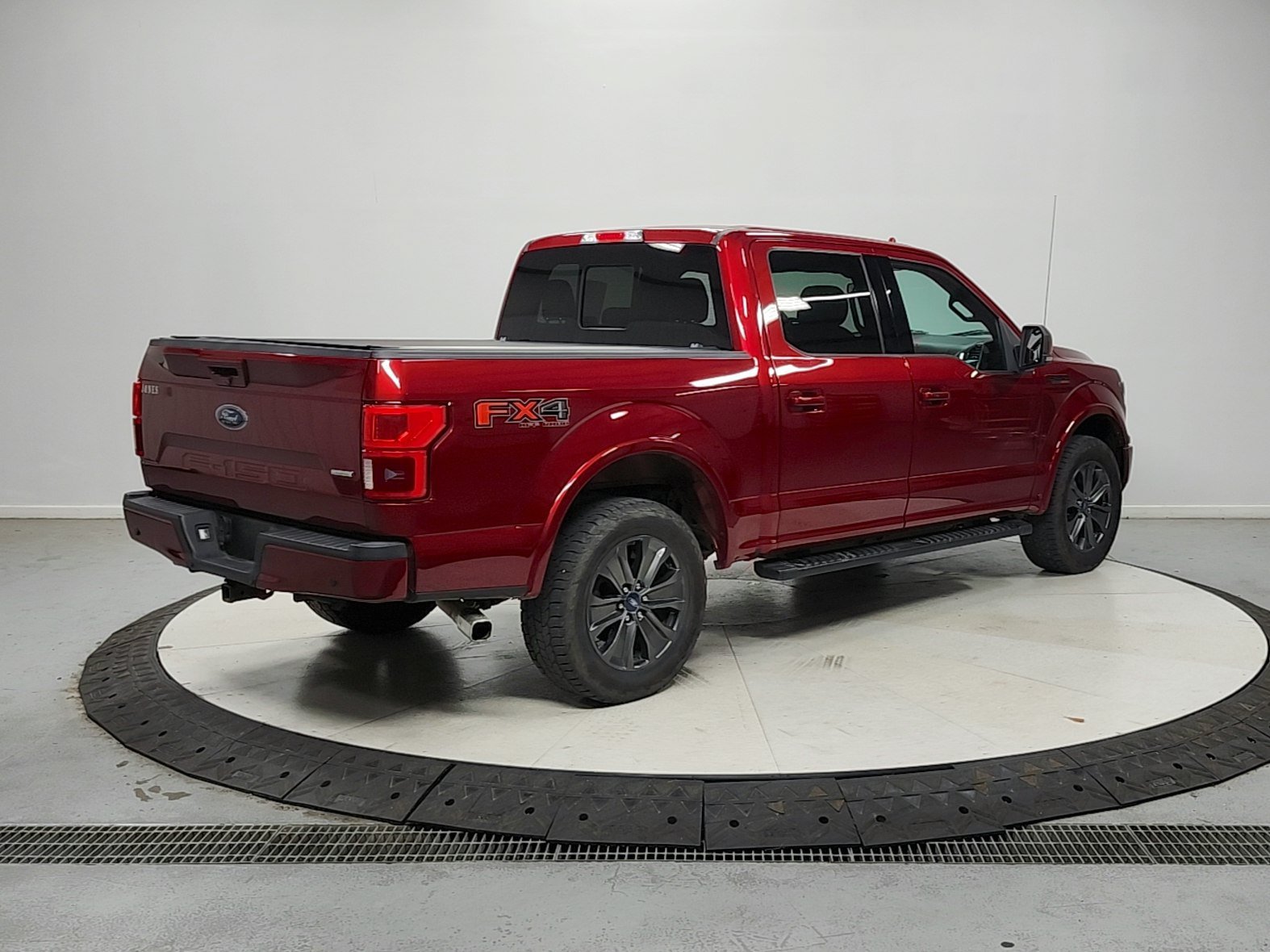 Used 2018 Ruby Red Metallic Ford Lariat image 8