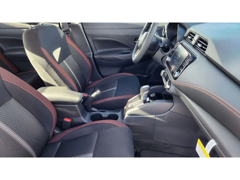 2025 Nissan Versa Sedan SR - Photo 17
