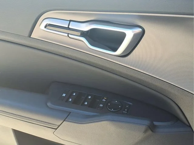 Used 2026  Kia EX image 17