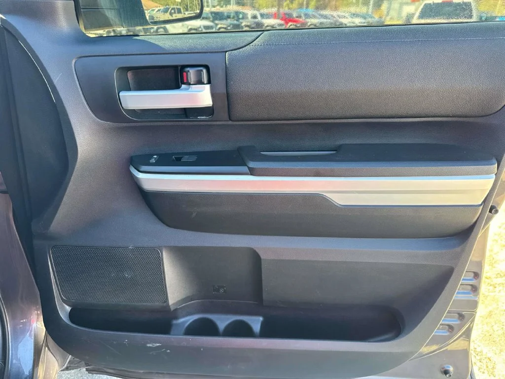 Used 2015 Gray Toyota SR5 image 30