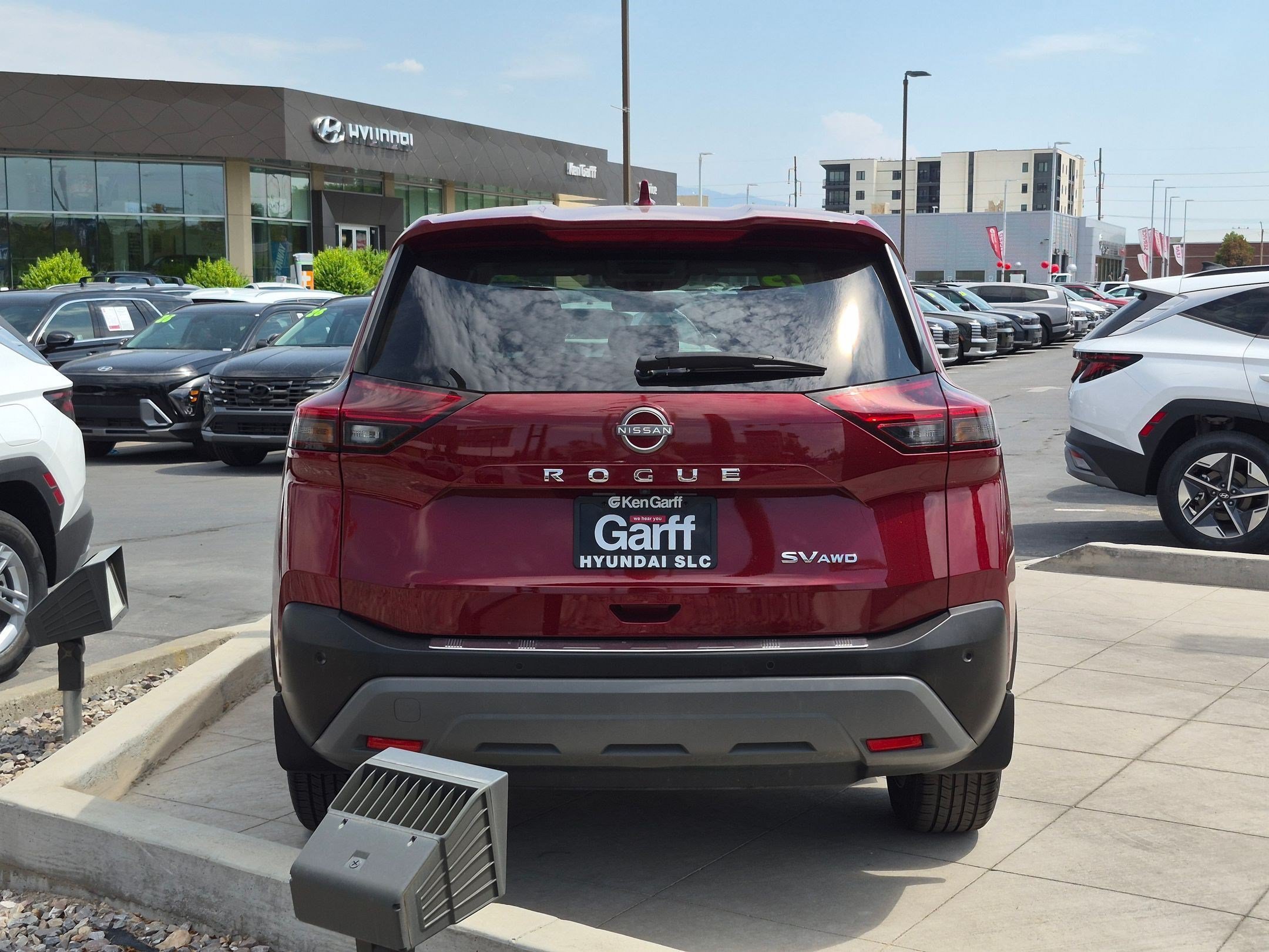 Used 2023 Scarlet Ember Tintcoat Nissan SV image 4