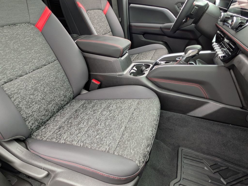 2025 Chevrolet Colorado Z71 - Photo 30