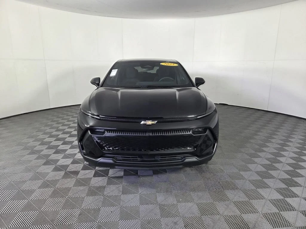 Used 2025 Black Chevrolet LT1 w/PCY image 3