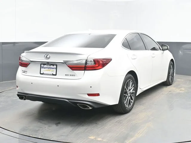 Used 2017 White Lexus 350 image 13