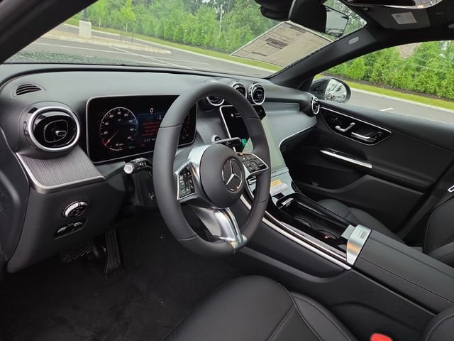 New 2026 Black Mercedes-Benz GLC300 image 25