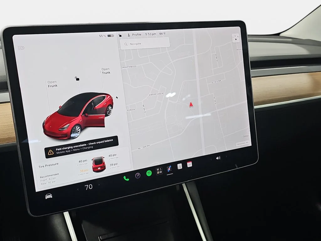 Used 2020  Tesla Long Range image 23
