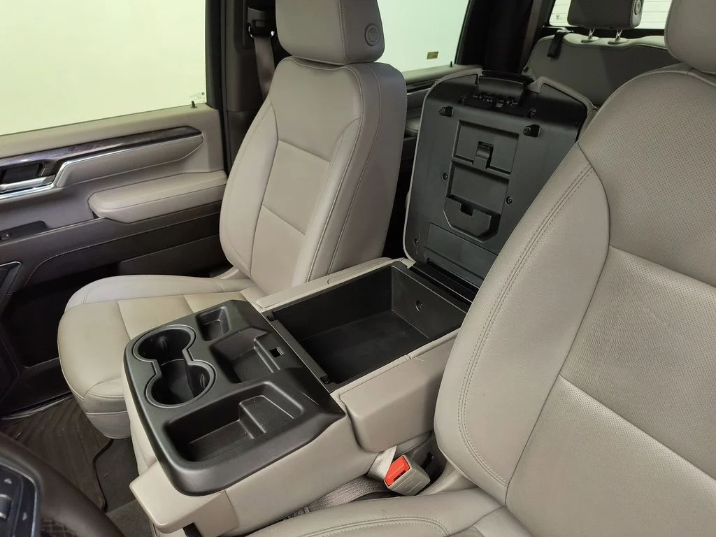 Used 2024 Summit White Chevrolet LTZ image 28
