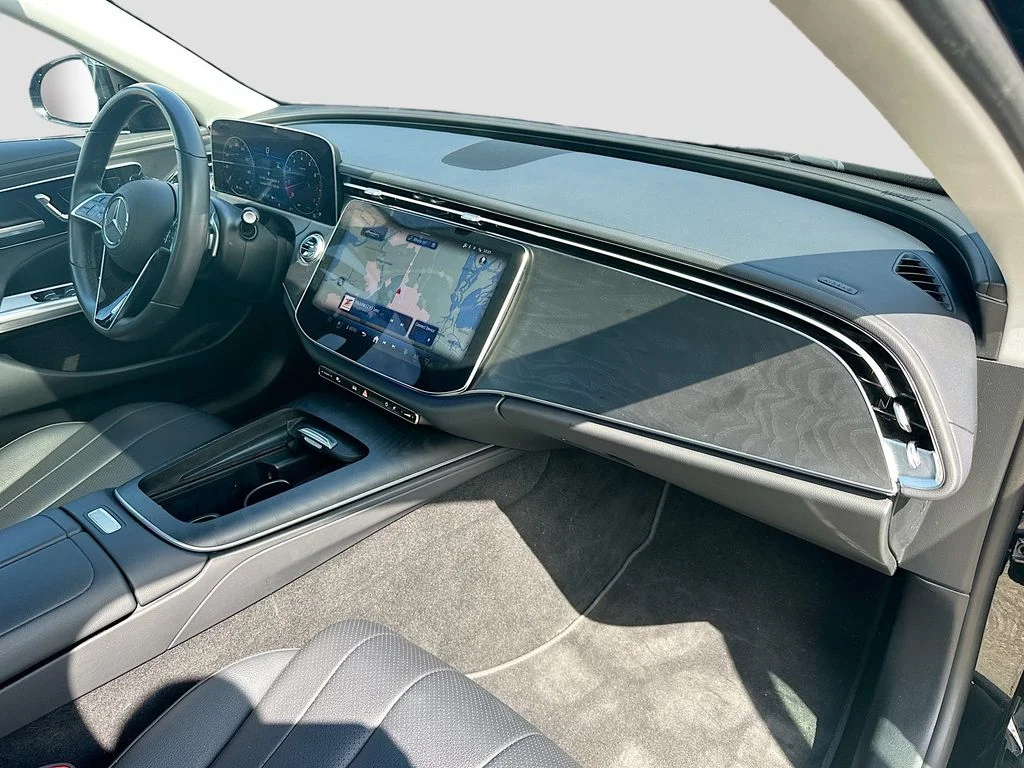 2025 Mercedes-Benz E-Class E350 - Photo 31