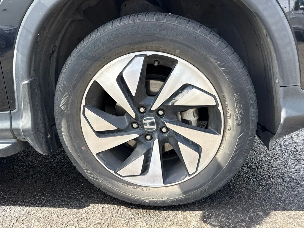 Used 2016 Crystal Black Pearl Honda Touring image 25