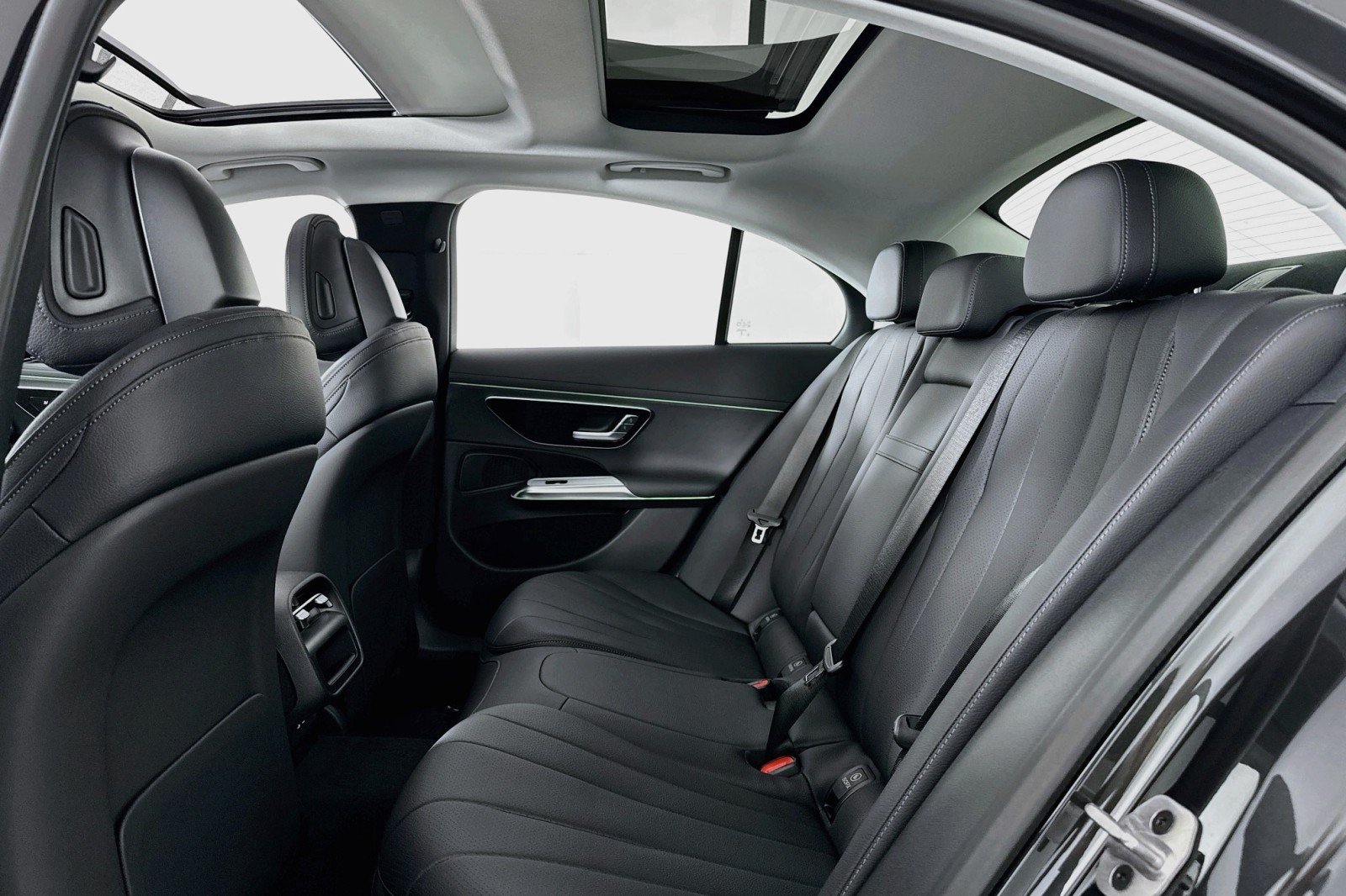 New 2026 Graphite Grey Metallic Mercedes-Benz E 350 RWD Sedan image 7