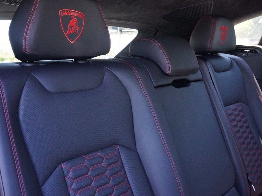 Used 2020 Black Lamborghini Base image 40