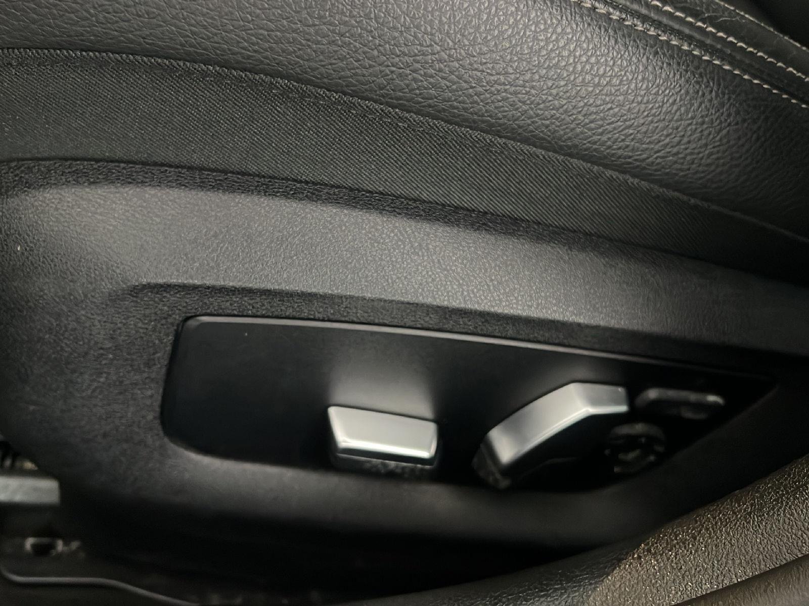 Used 2018 Black Sapphire Metallic BMW 530i xDrive image 15