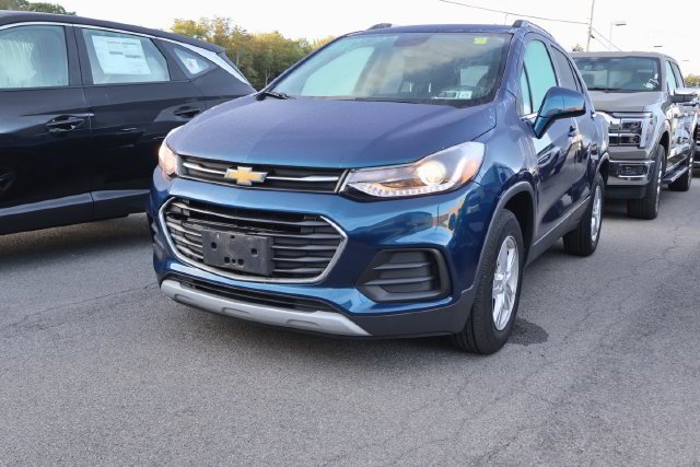 Used 2020 Pacific Blue Metallic Chevrolet LT image 2