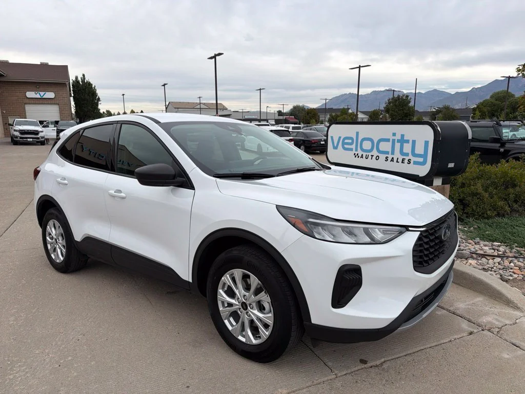 Used 2025 White Ford Active image 1