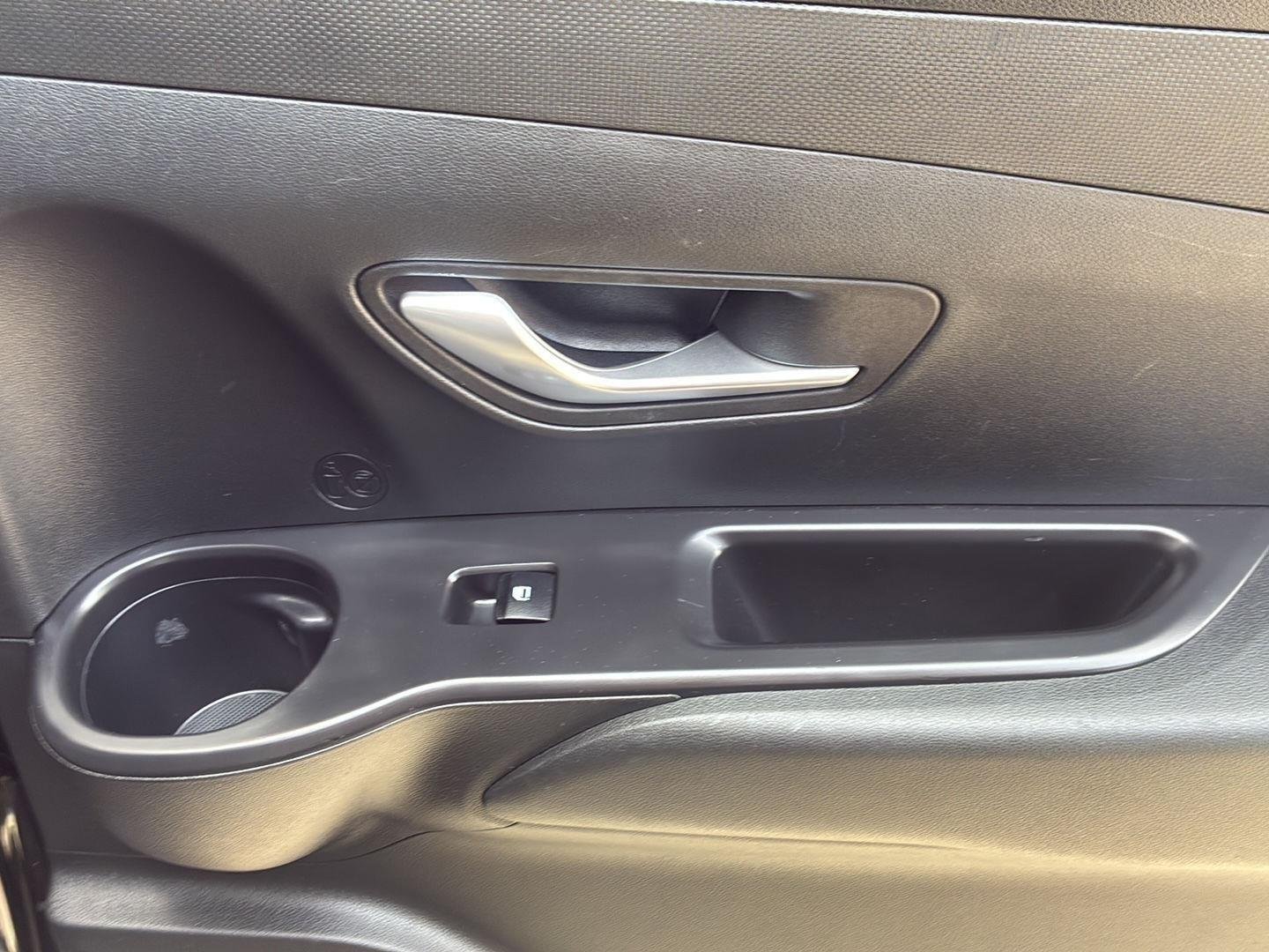 Used 2022 Phantom Black Hyundai SEL image 18