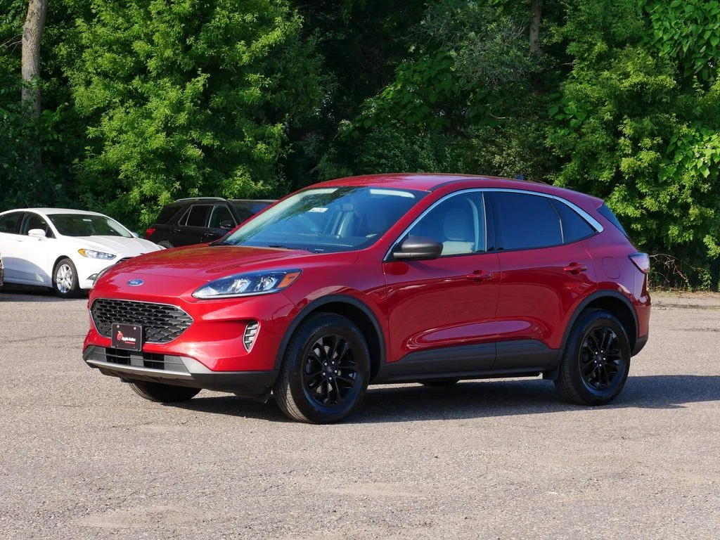 Used 2022 Red Ford SE image 6