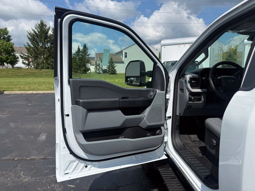New 2026 Oxford White Ford F-450® XL image 15