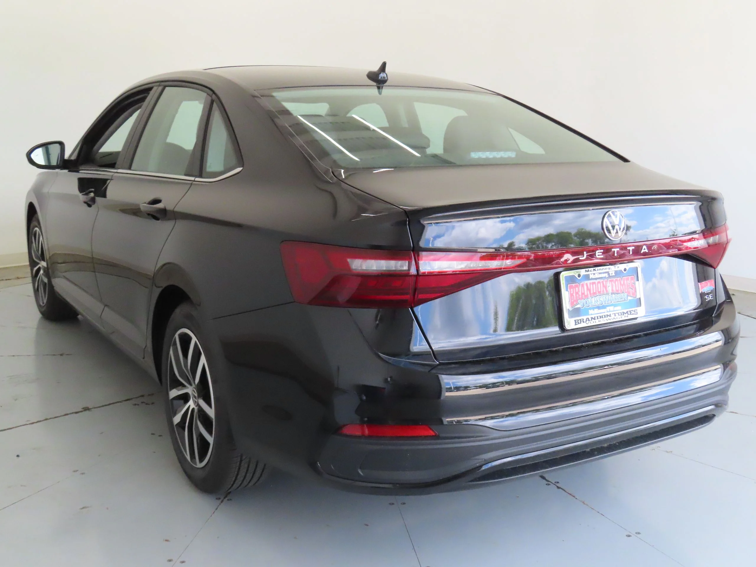 New 2026 Black Volkswagen 1.5T SE image 6