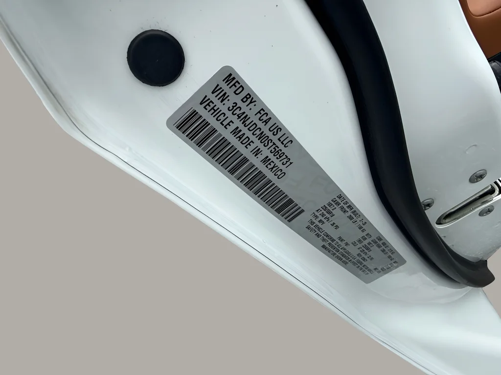 Used 2025 White Jeep Limited image 22