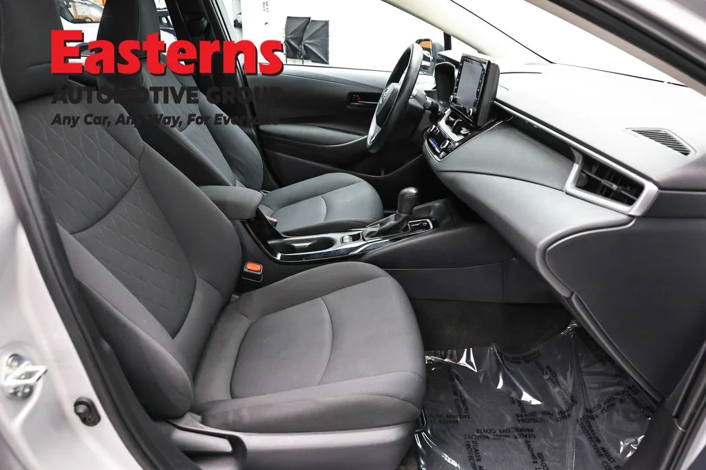 Used 2022 Silver Toyota LE image 23