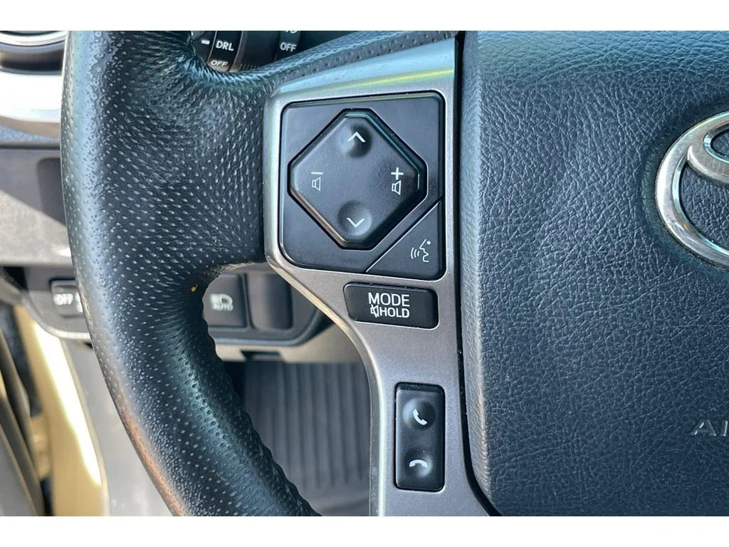 Used 2018 Quicksand Toyota SR5 image 34