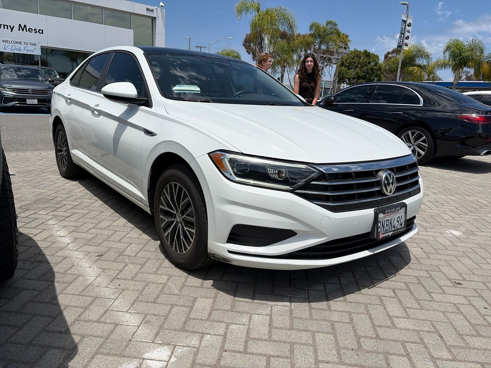 Certified Used 2019 Pure White Volkswagen SEL image 2
