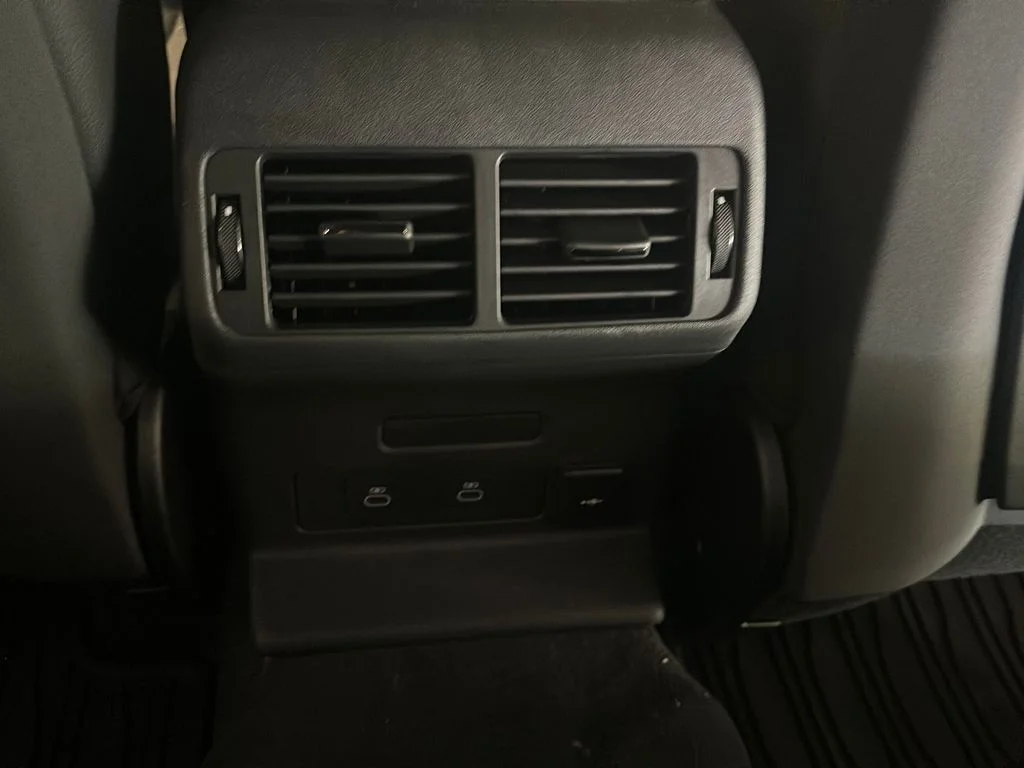 Certified Used 2026 Santorini Black Metallic Land Rover Dynamic SE image 24
