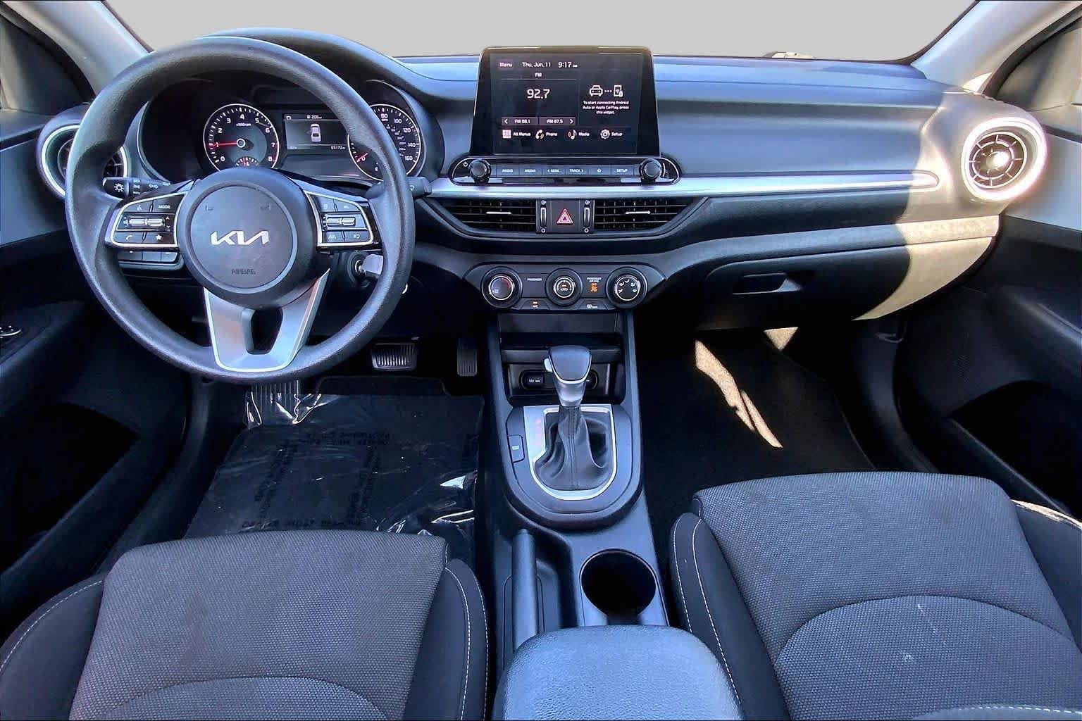 Used 2023 Snow White Pearl Kia LXS image 15