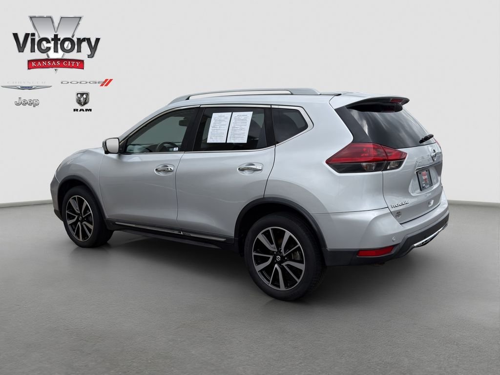 Used 2019 Silver Nissan SL image 5