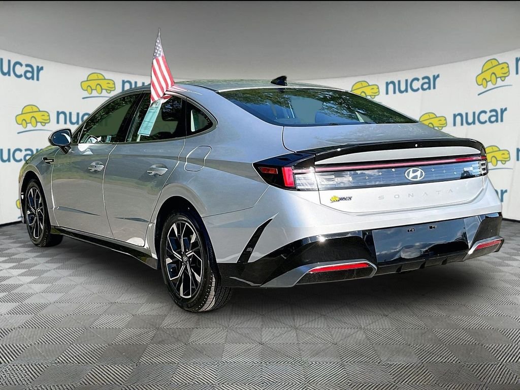 Used 2024 Silver Hyundai SEL image 4