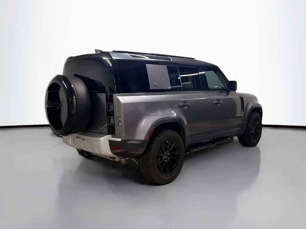 Used 2021 Eiger Grey Metallic Land Rover SE image 9