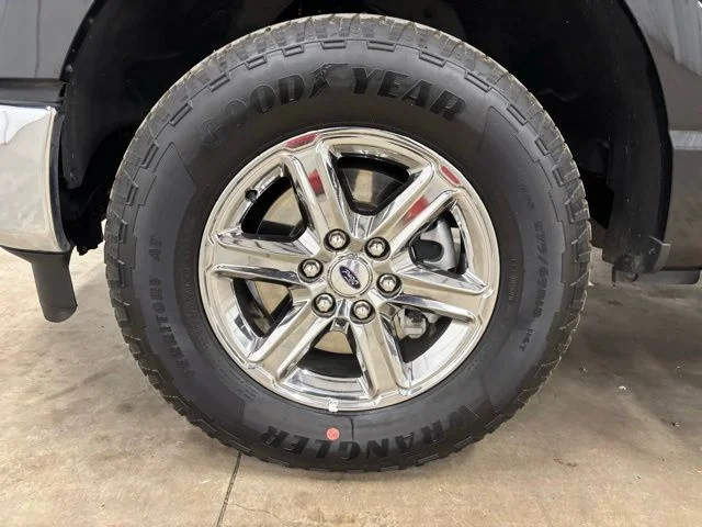 Used 2025 Black Ford XLT image 9
