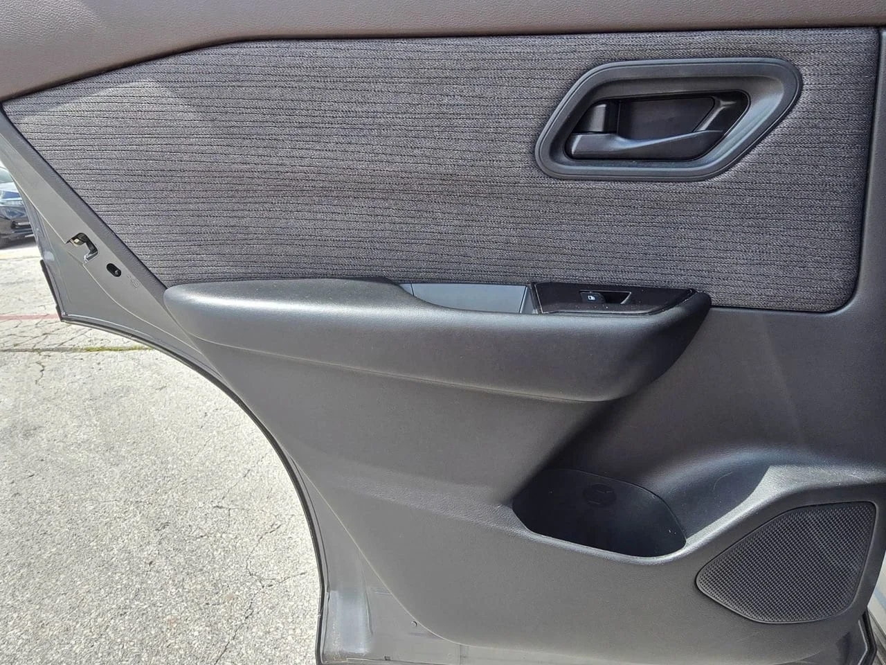 Used 2023  Nissan S image 11