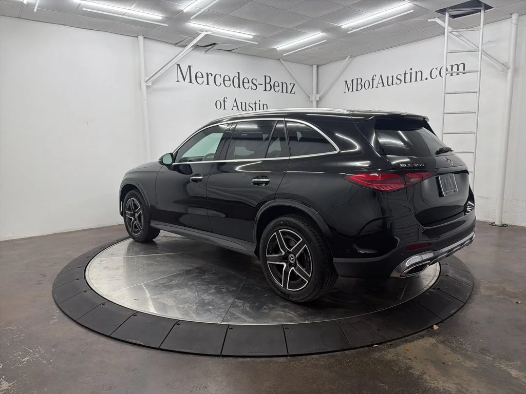 Used 2026 Black Mercedes-Benz GLC 300 image 5