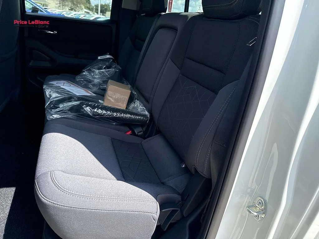 New 2027 GLACIER WH Nissan SV CREW CAB 2WD AUTO image 8
