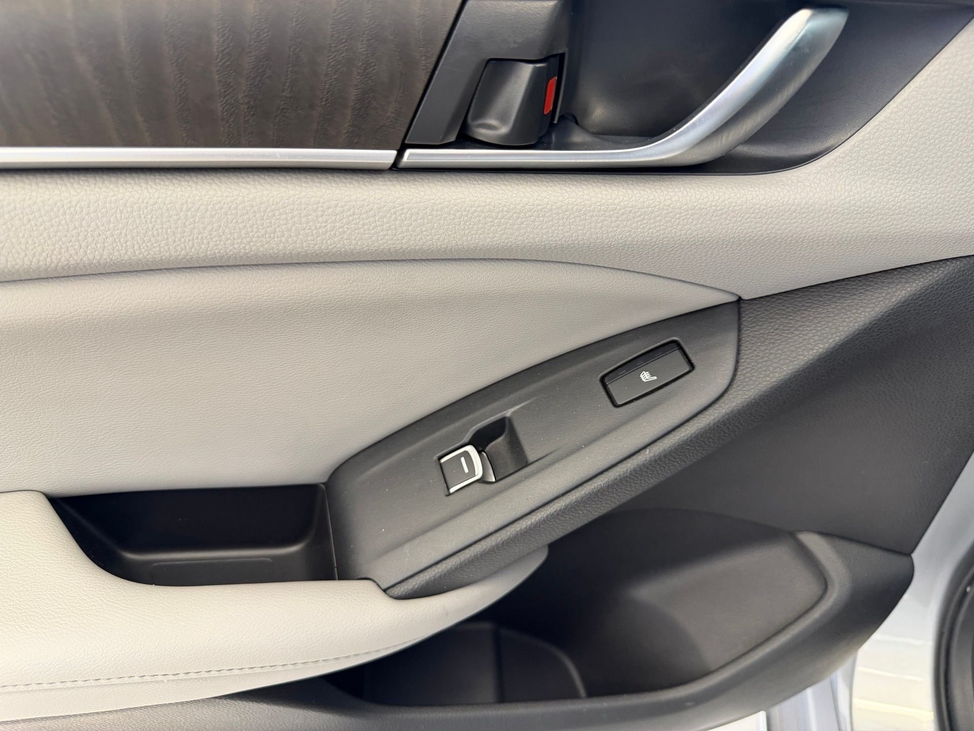 Used 2018 Silver Honda Touring image 37