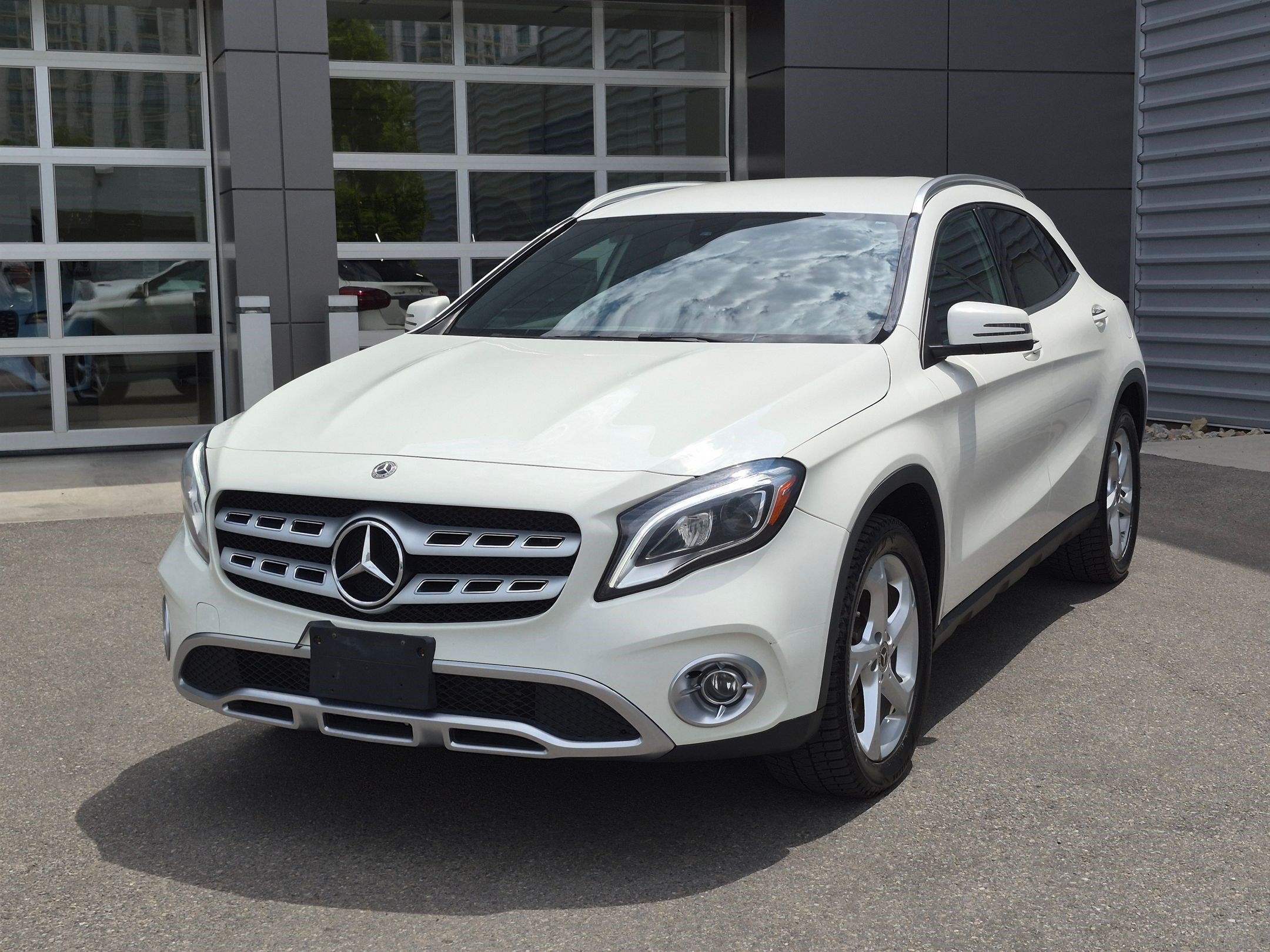 Used 2018 Cirrus White Mercedes-Benz GLA 250 image 8