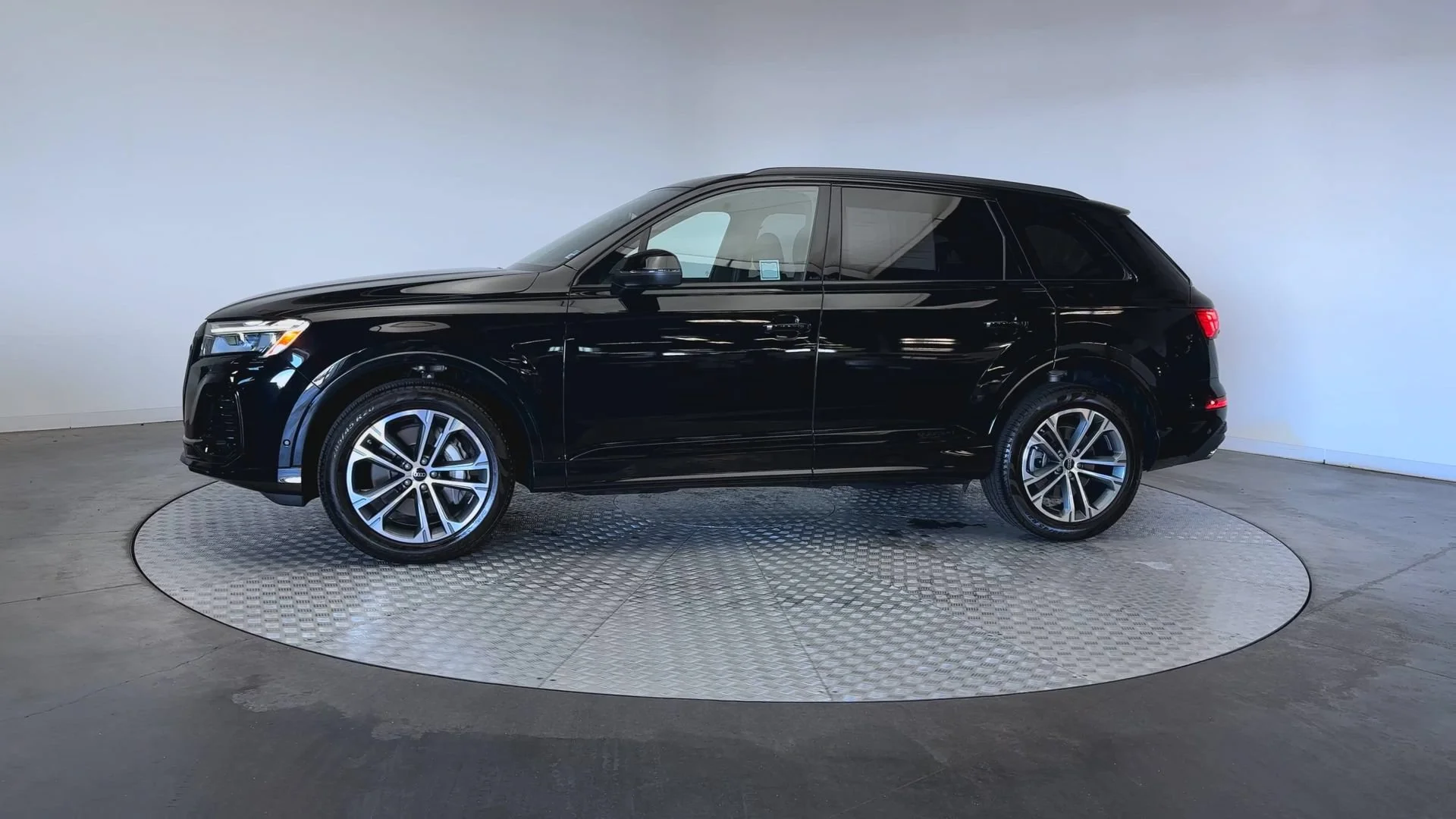 Used 2025 Mythos Black Metallic Audi Premium Plus image 5