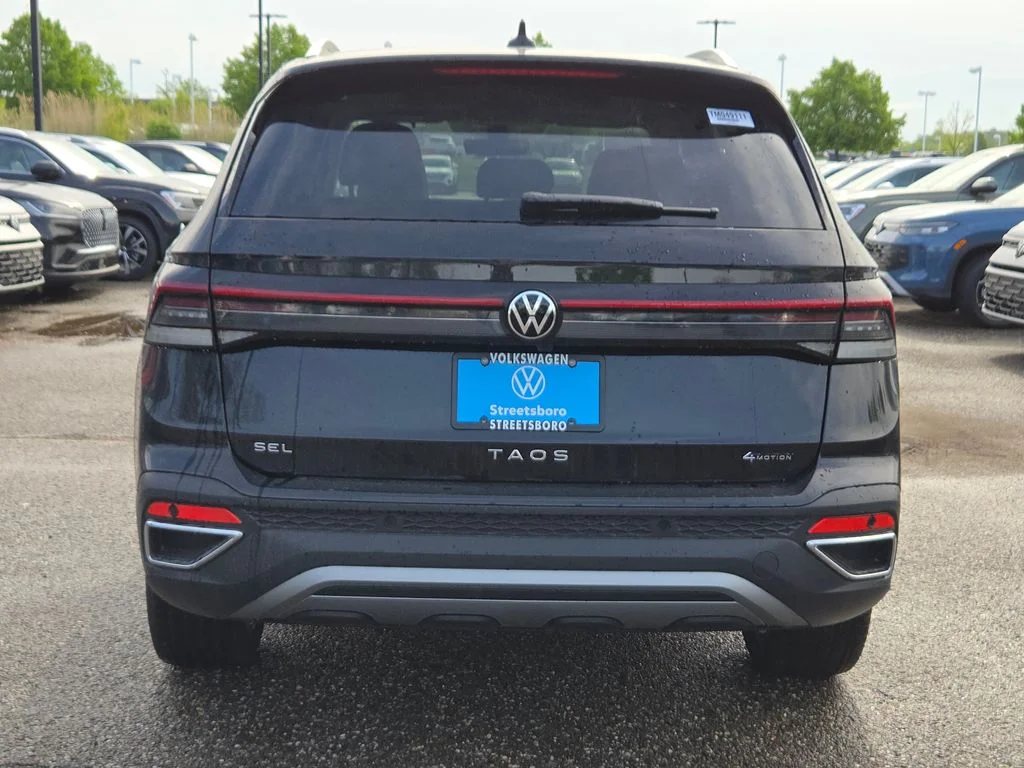 New 2026 Deep Black Pearl Volkswagen 1.5T SEL image 4
