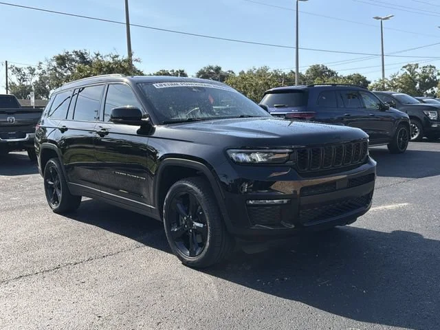 Used 2024 Black Jeep Limited 4x4 image 2