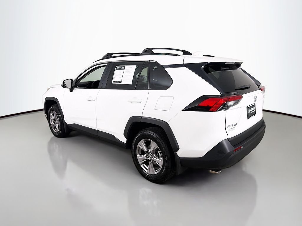 Used 2025 Ice Cap Toyota XLE image 5