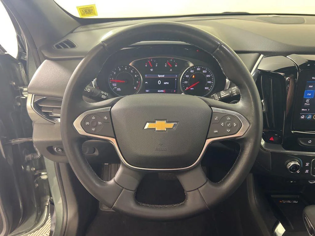 Used 2023 Silver Sage Chevrolet LT image 9