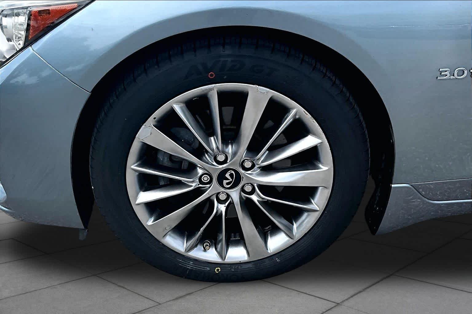 Used 2018 Hagane Blue INFINITI 3.0t LUXE image 11