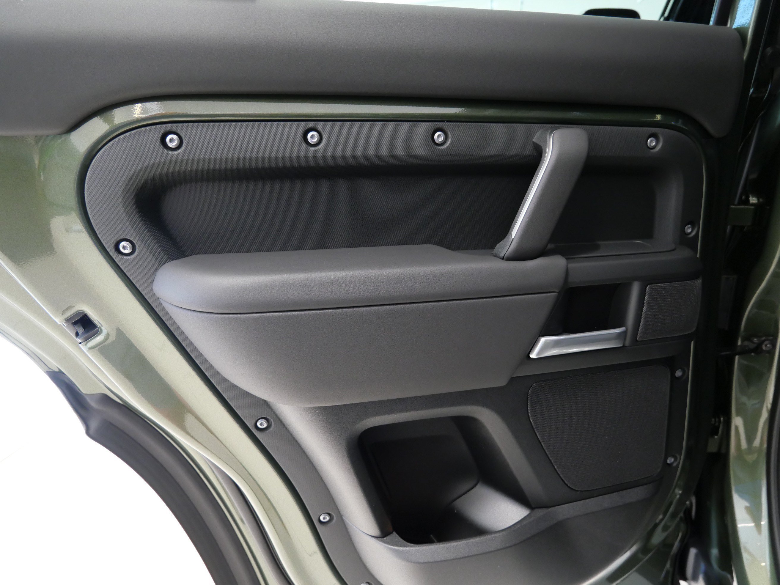 New 2026 Woolstone Green LAND ROVER X-Dynamic SE image 8