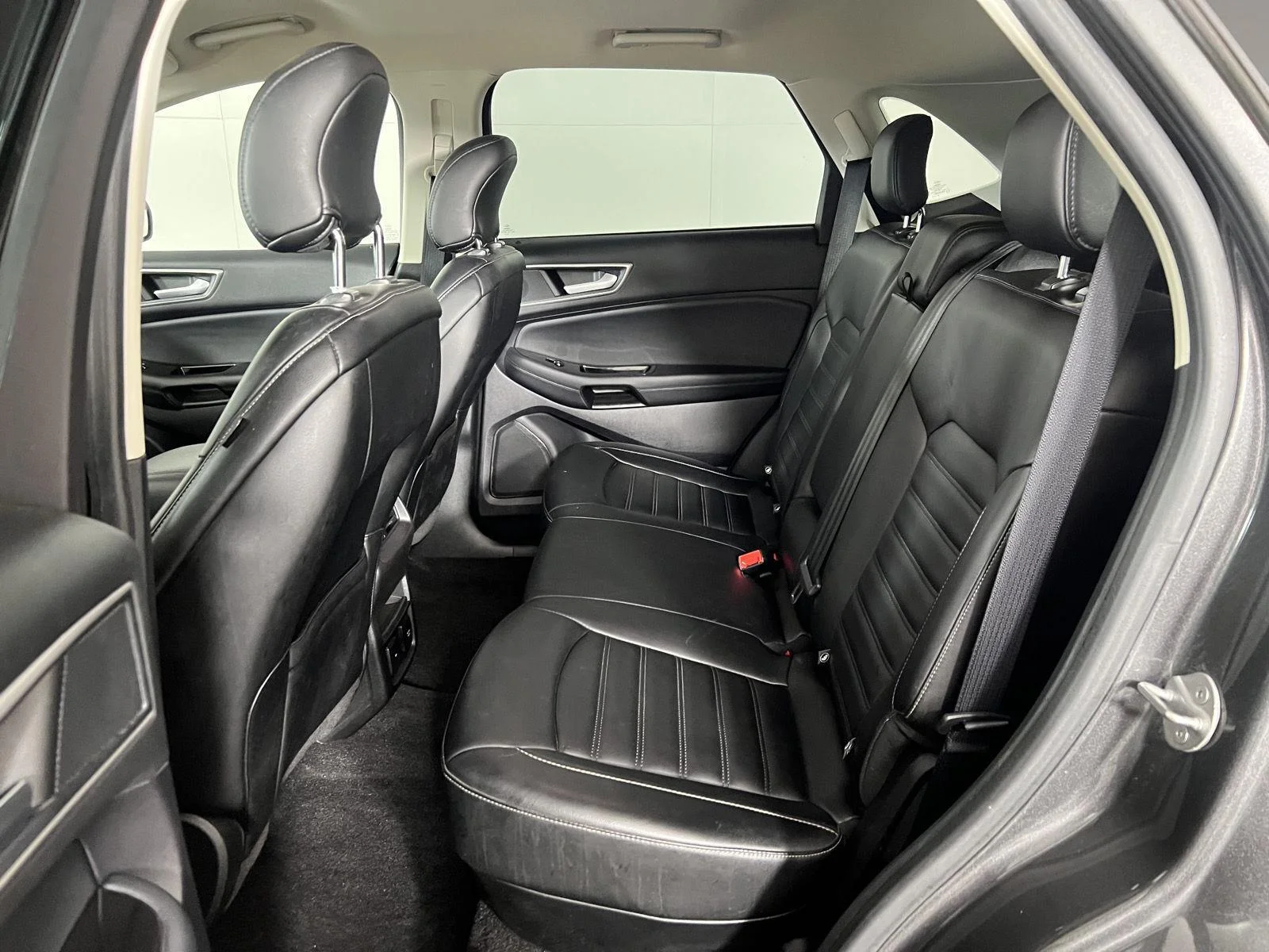 Used 2019 Magnetic Ford SEL image 10