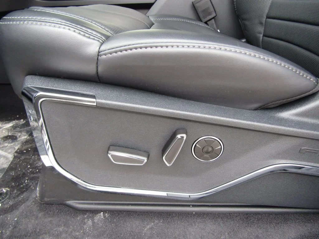 New 2026 Iconic Silver Metallic Ford Platinum® image 7