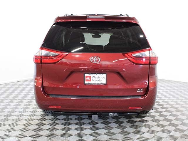 Used 2020 Salsa Red Pearl Toyota XLE image 5