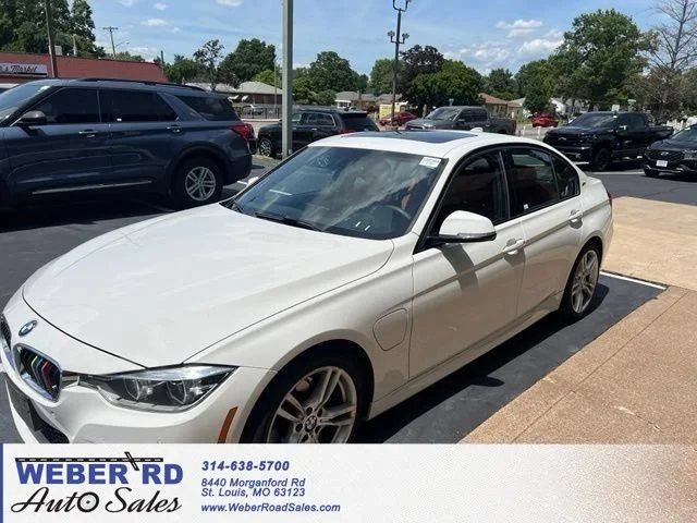 2017 BMW 3 Series 330e iPerformance Sedan's photo